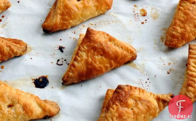 Empanadas de Hojaldre de Frutos Secos y Dátiles