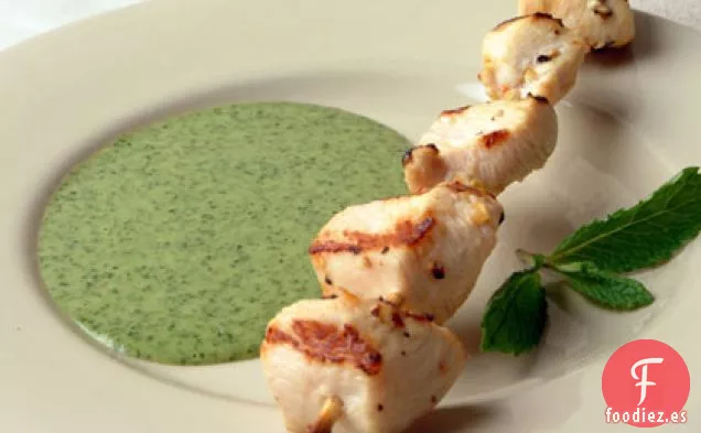 Brochetas de Pollo con Salsa de Menta