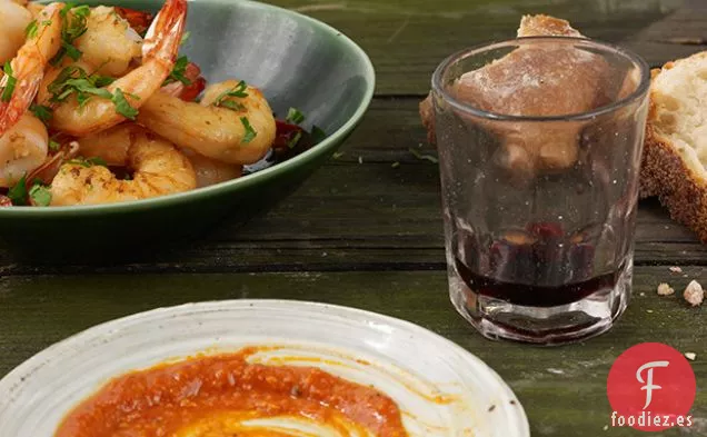 Romesco Salteado de Gambas y Avellanas