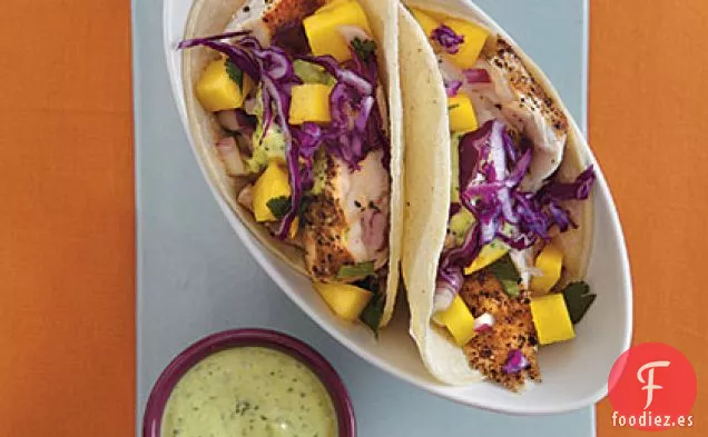 Tacos de Pescado con Crema de Lima y Salsa de Mango