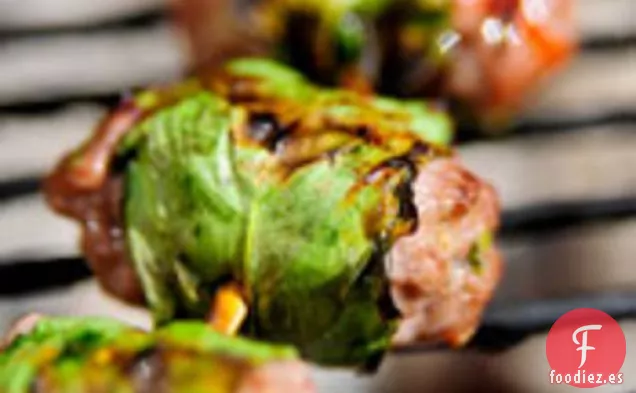 Asar a la parrilla: Rollos de Carne Tailandesa con Salsa de Chile Dulce