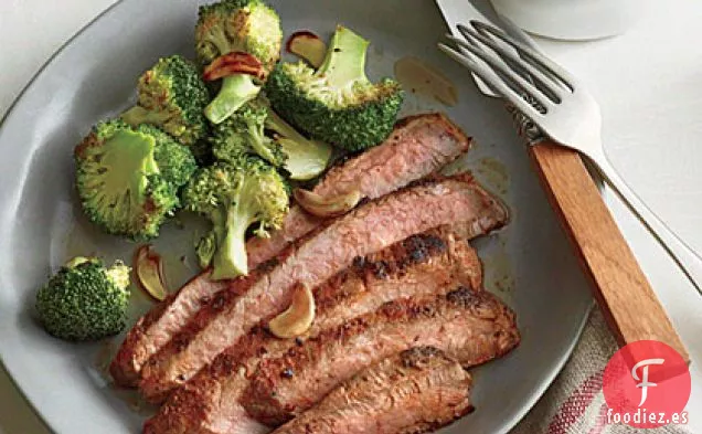 Bistec de Flanco de Vaquero con Frijoles Dulces y Ahumados