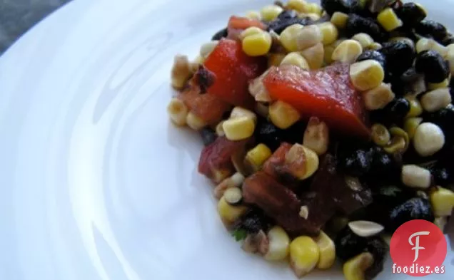 Cena de esta noche: Salsa de Frijoles Negros y Maíz Tostado
