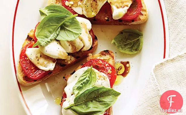 Sándwiches Caprese de cara abierta