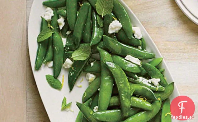 Guisantes Salteados con Salata de Ricotta y Menta