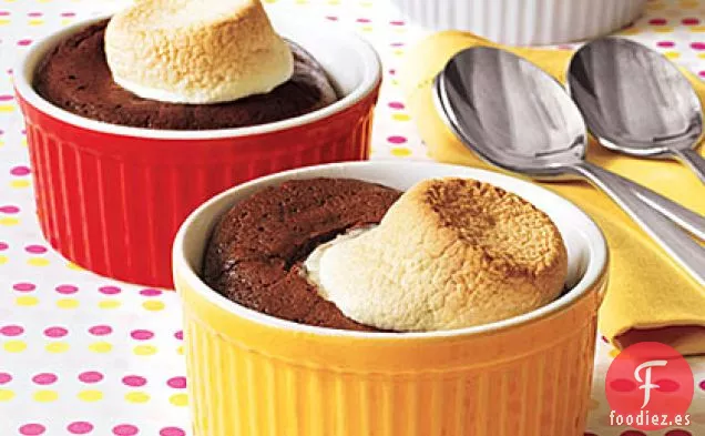 Pasteles de Budín de Chocolate con Tapa de Malvavisco
