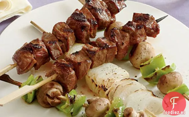 Brochetas de Carne y Verduras a la Parrilla