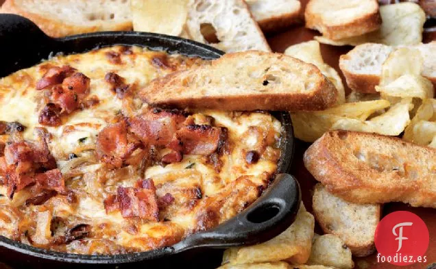 Salsa de Cebolla Caramelizada Caliente con Tocino y Gruyère