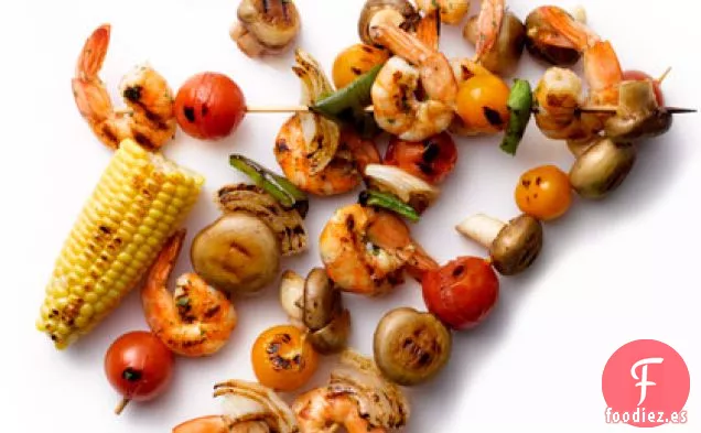Brochetas de Verduras y Camarones a la Parrilla