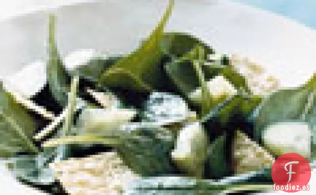 Ensalada de Espinacas con Aderezo de Tamarindo y Croutones de Papadam