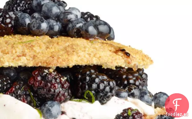 Tarta de Harina de Maíz con Bayas de Arce