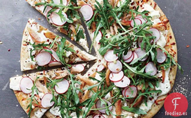 Pizza de Pollo, Rúcula y Rábano