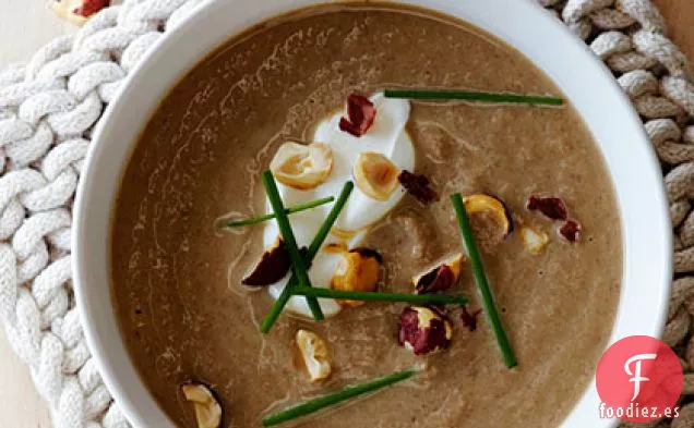 Sopa de Champiñones con Avellanas