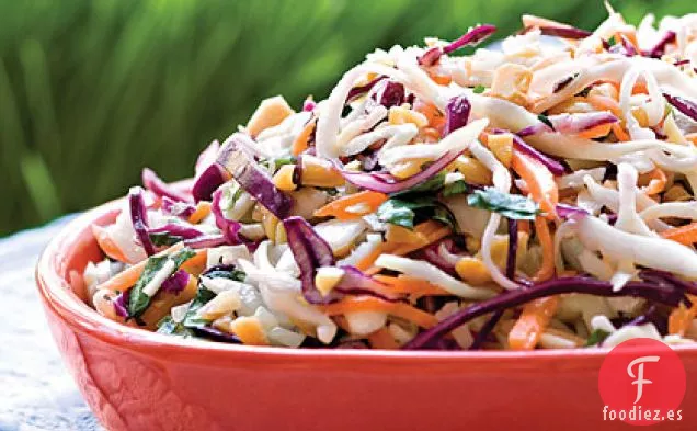 Ensalada de Col con Mantequilla de Maní