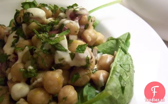 Ensalada de Garbanzos y Espinacas Con Vinagreta De Comino y Yogur de Naranja