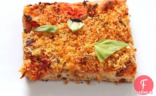 Pizza Fácil Con Tomates Secados al Sol, Cebollas Caramelizadas, Aceitunas y Pan Rallado (Vegano)