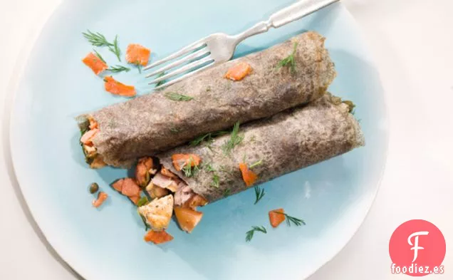 Galetas De Alforfón Con Salmón, Alcaparras Y Eneldo
