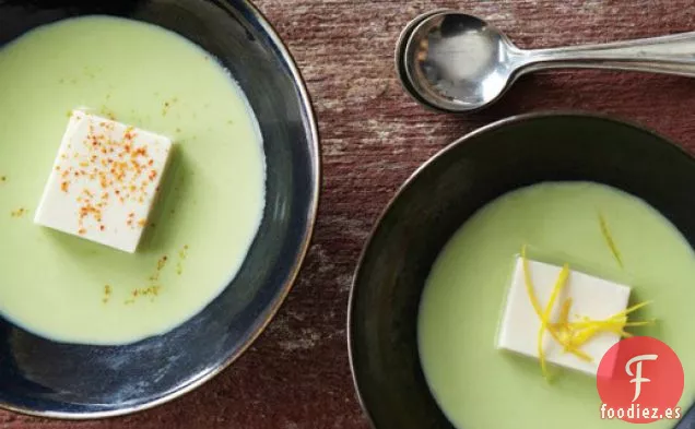 Sopa de Tofu de Seda y Edamame de Andrea Nguyen