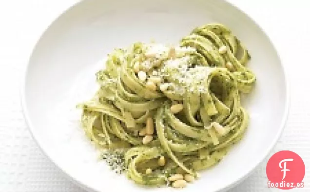 Fettuccine Con Pesto De Espinacas