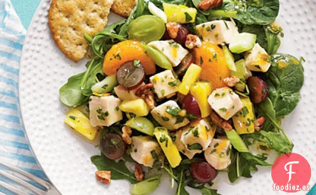 Ensalada de Pollo con Frutas Mixtas