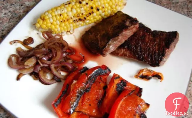 Cocinando a la Brasa: Bistec a la Parrilla y Sándwiches de Pimienta