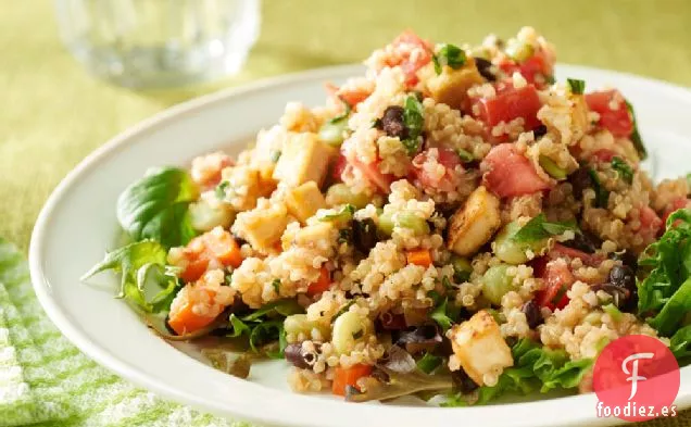Ensalada de Frijoles Negros y Quinua con Aderezo de Albahaca y Limón