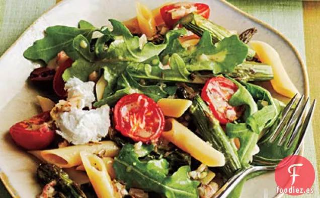 Ensalada de Espárragos Asados y Tomate Penne con Queso de Cabra