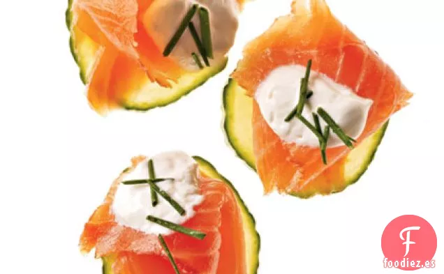 Canapés De Salmón Con Crema De Rábano Picante