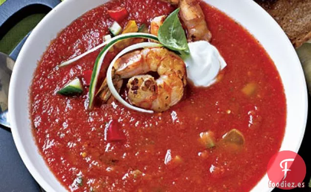 Gazpacho Grueso con Camarones Salteados