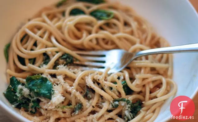 Cena de esta noche: Pasta con Mantequilla Marrón, Alcaparras, Nueces y Espinacas