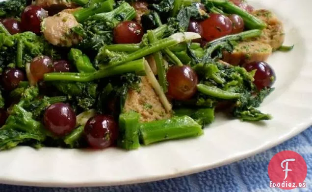 Saludable y Delicioso: Brócoli Rabe, Salchicha de Pavo y Uvas