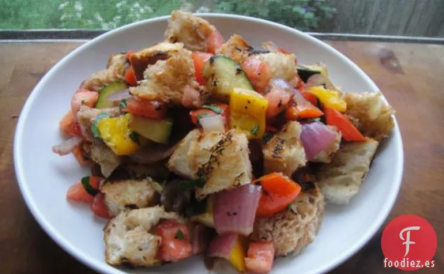 Ensalada de Panzanella a la Parrilla