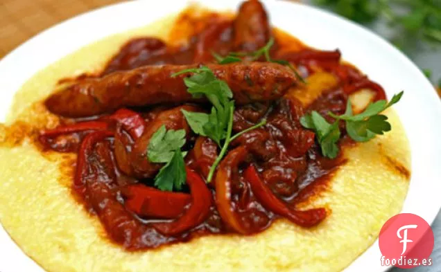 Cena de esta noche: Ragú de Pimienta y Salchicha con Polenta