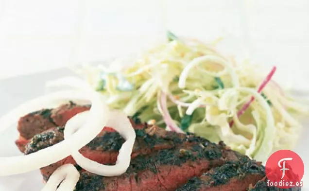 Ensalada de Col Crujiente con Aderezo de Suero de Mantequilla