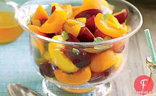 Ensalada de Frutas con Jarabe de Cítricos y Albahaca