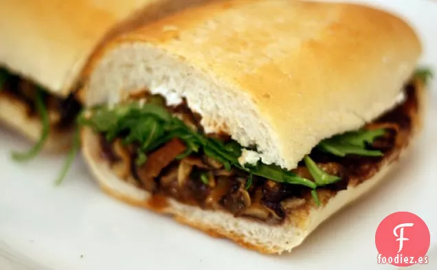 Cena de esta Noche: Torta de Champiñones Asada con Queso de Cabra y Frijoles Negros