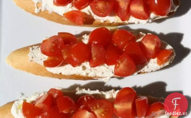 Francés en un instante: Boursin y Mini Tartines de Tomate