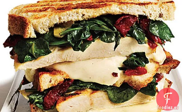Panini de Pollo al Romero con Espinacas y Tomates Secados al Sol