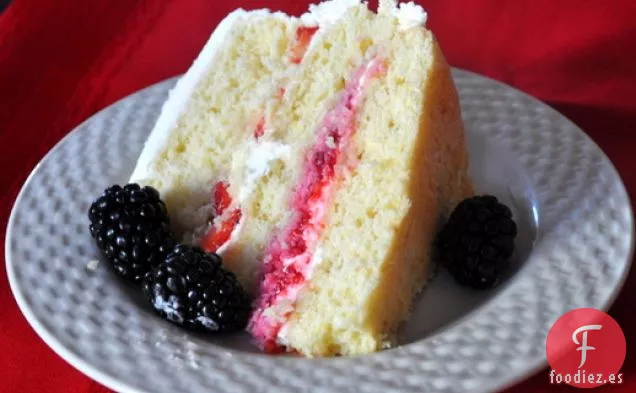 Pastel de Limón con Bayas de Verano