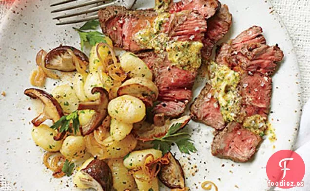 Bistec con Ñoquis de Champiñones