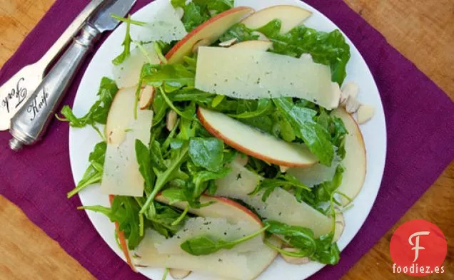Ensaladas Serias: Rúcula, Manzanas y Manchego en Vinagreta de Sidra