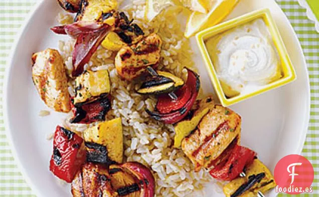 Kebabs de Pollo con Salsa de Yogur y Tahini