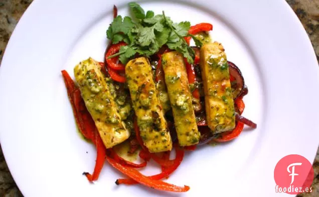 Tofu marinado con Cítricos con Cebollas y Pimientos