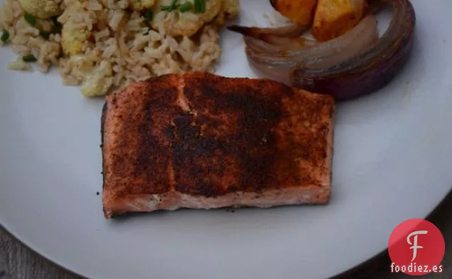 Salmón salvaje frotado con especias