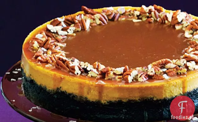 Tarta de Queso de Calabaza y Naranja con Corteza de Chocolate y Caramelo Salado