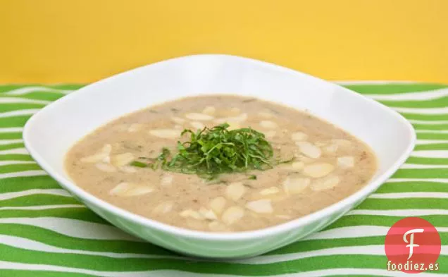 Sopa de Almendras de Pollo Rápida y Fácil