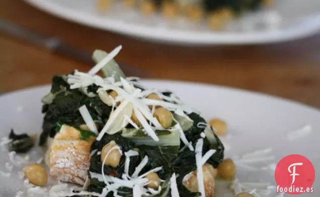 Tostadas De Acelgas Y Garbanzos Con Mantequilla De Cebolleta