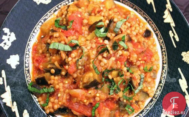 Berenjena y Salsa de Tomate con Cuscús Israelí