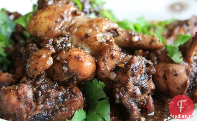 Pollo Estofado con Salsa de Frijoles Negros