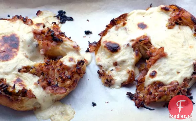 Sándwich de Jamón y Puerro con Salsa Cheddar